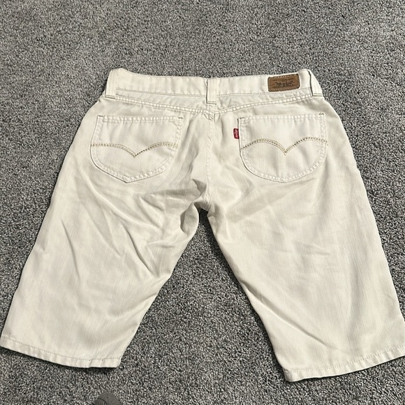 Levi’s Jean Shorts - Picture 3 of 6
